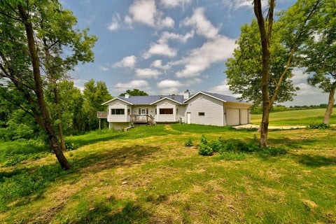 Property photo of 847 County Road Jg, Mount Horeb, WI 53572