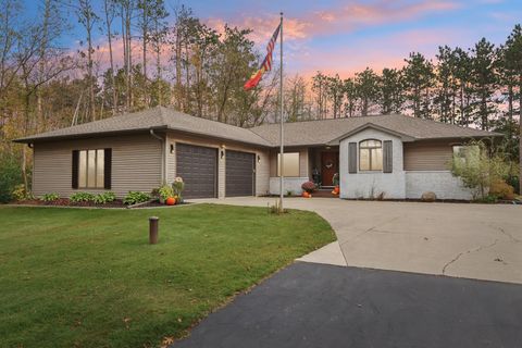 Photo of S2948 Fairway Drive, Reedsburg, WI 53959 (MLS # 2014645)