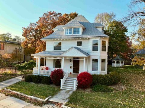 Photo of 615 Saint Lawrence Avenue, Janesville, WI 53545 (MLS # 2014679)