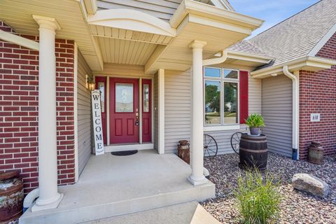 Photo of 638 Windsor Terrace, Jefferson, WI 53549 (MLS # 2005101)