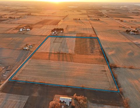 Photo of 55 M/L Acres Slinde Road, Stoughton, WI 53589 (MLS # 2020207)