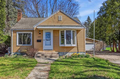 Photo of 250 E Dewey Street, Platteville, WI 53818 (MLS # 2020341)