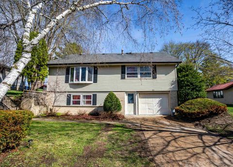 Photo of 604 W North Street, Dodgeville, WI 53533 (MLS # 2020877)