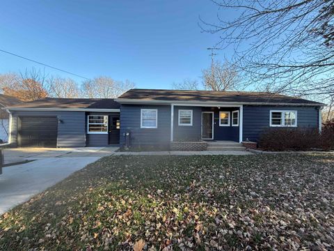 Photo of 1633 Crescent Drive, Beloit, WI 53511 (MLS # 2012600)