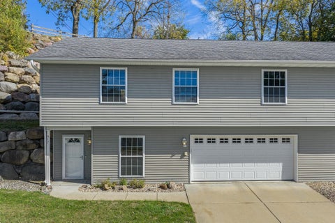 Photo of 517 Vine Street, Baraboo, WI 53913 (MLS # 2034176)