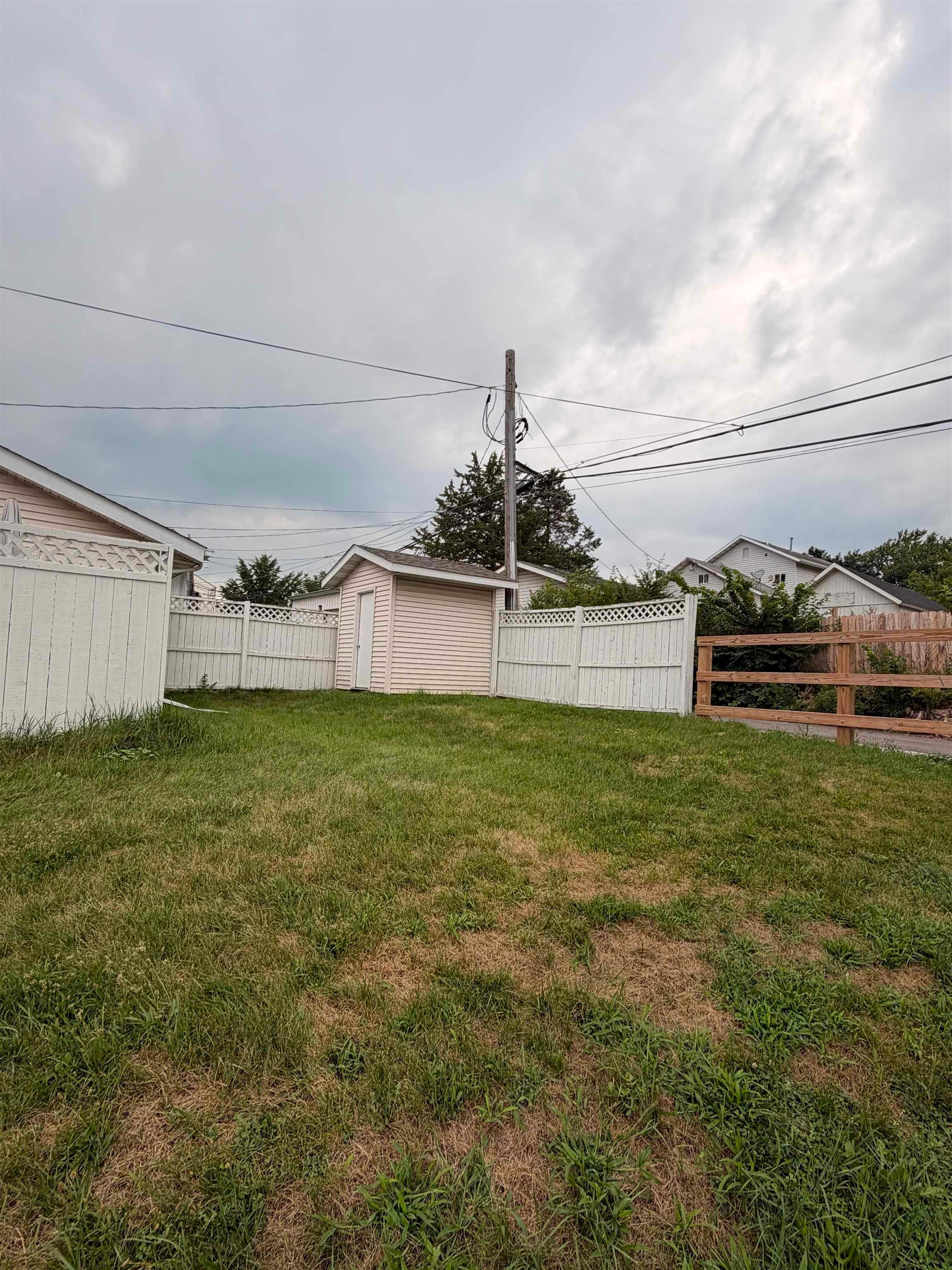 102 E Main Street - Photo 3