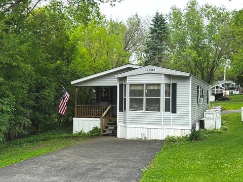 Photo of 466 Aspen Way, Edgerton, WI 53534 (MLS # 2024027)