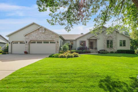 Photo of 933 Chalfont Drive, Sun Prairie, WI 53590 (MLS # 2027497)
