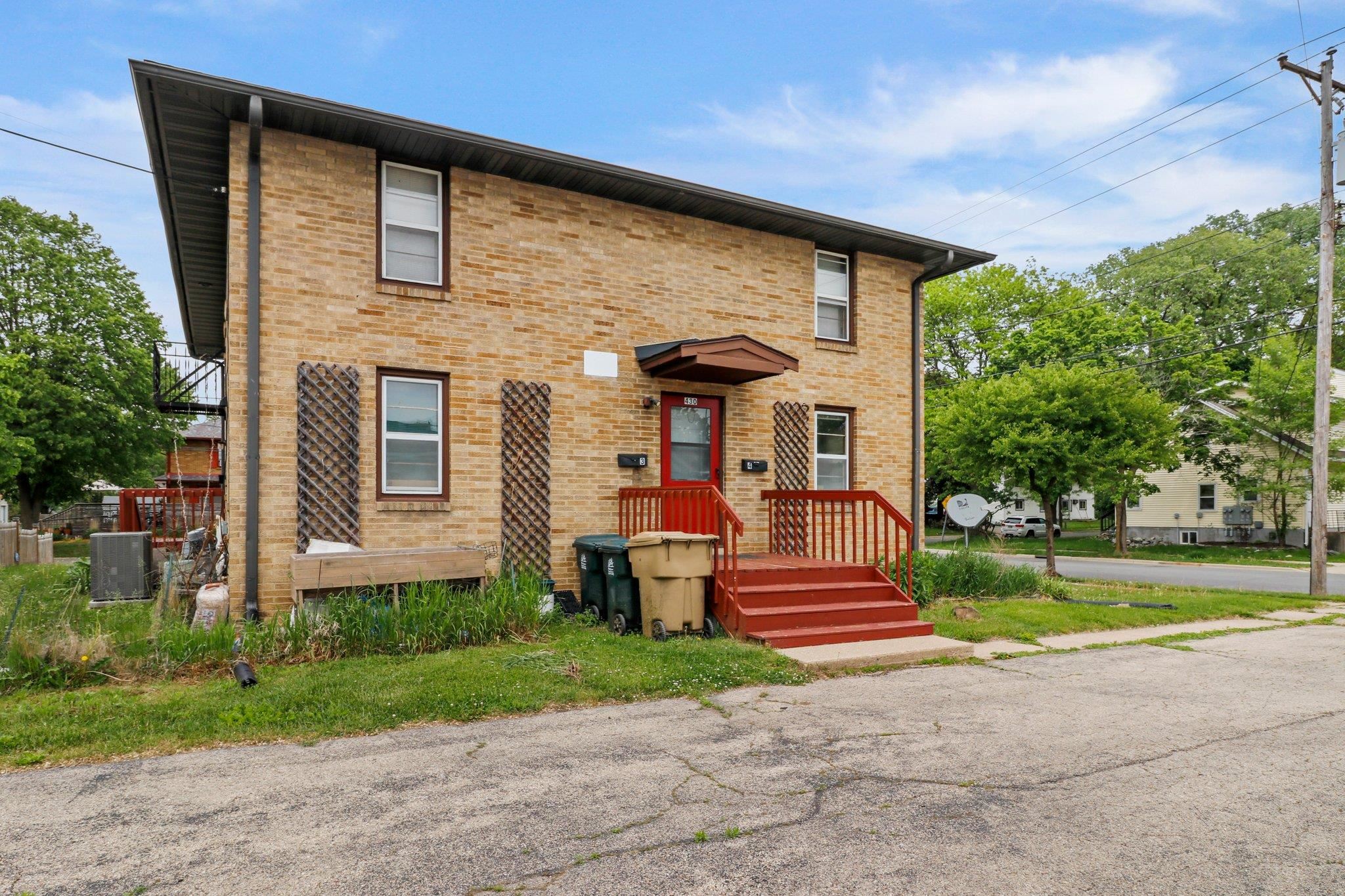 430 Oak Street