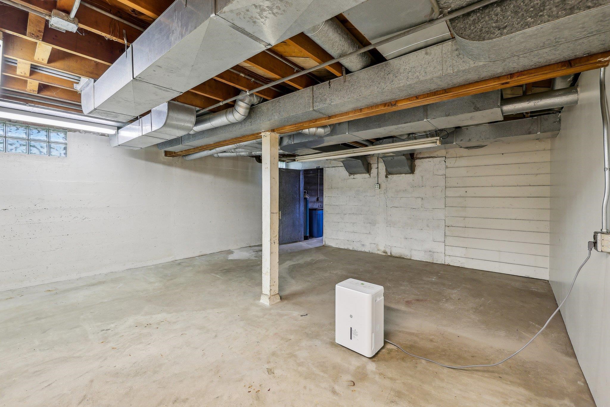 Madison, Wisconsin 53714, United States, 4 Bedrooms Bedrooms, ,2 BathroomsBathrooms,Residential,Pending,134342