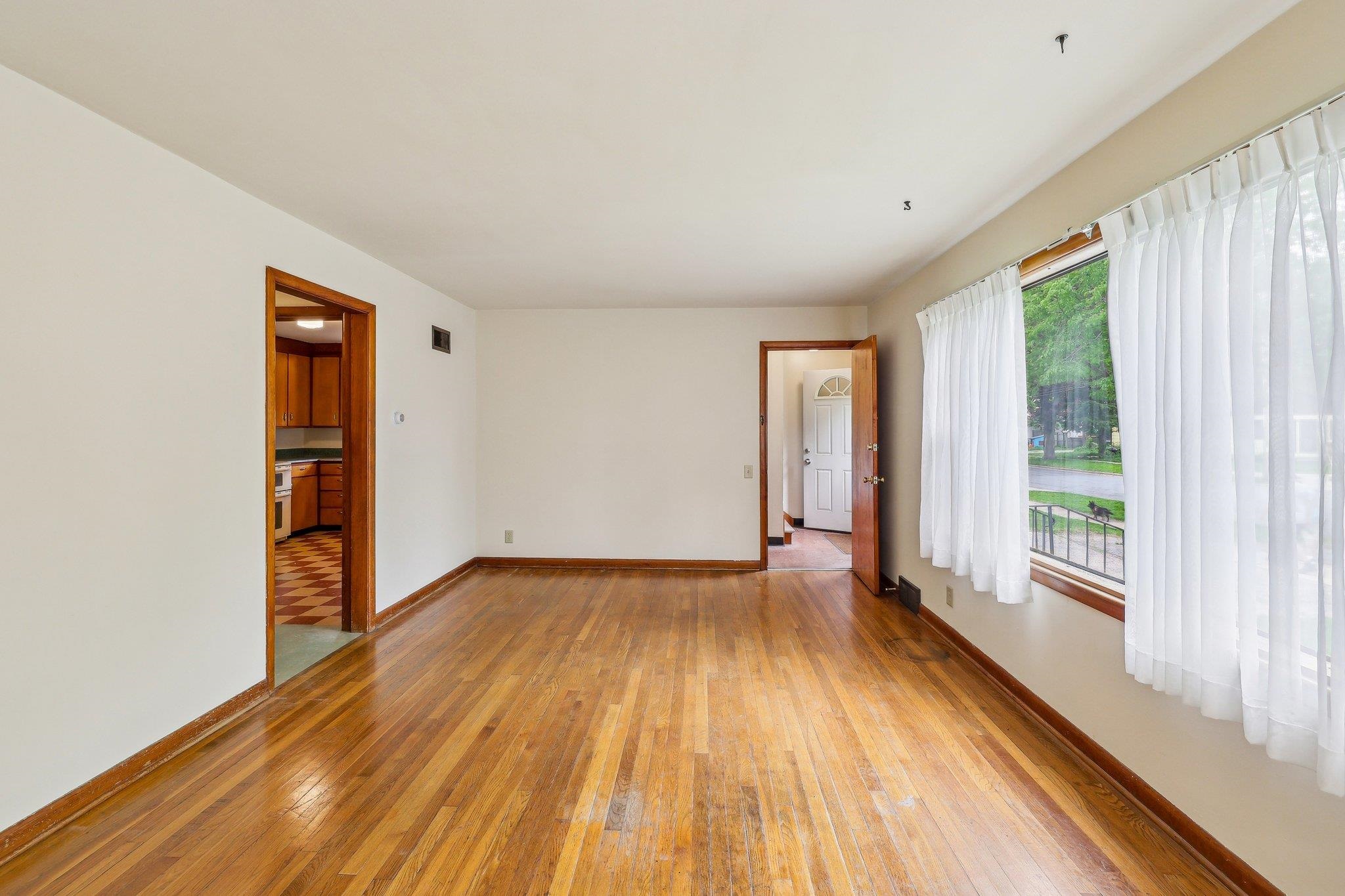 Madison, Wisconsin 53714, United States, 4 Bedrooms Bedrooms, ,2 BathroomsBathrooms,Residential,Pending,134342