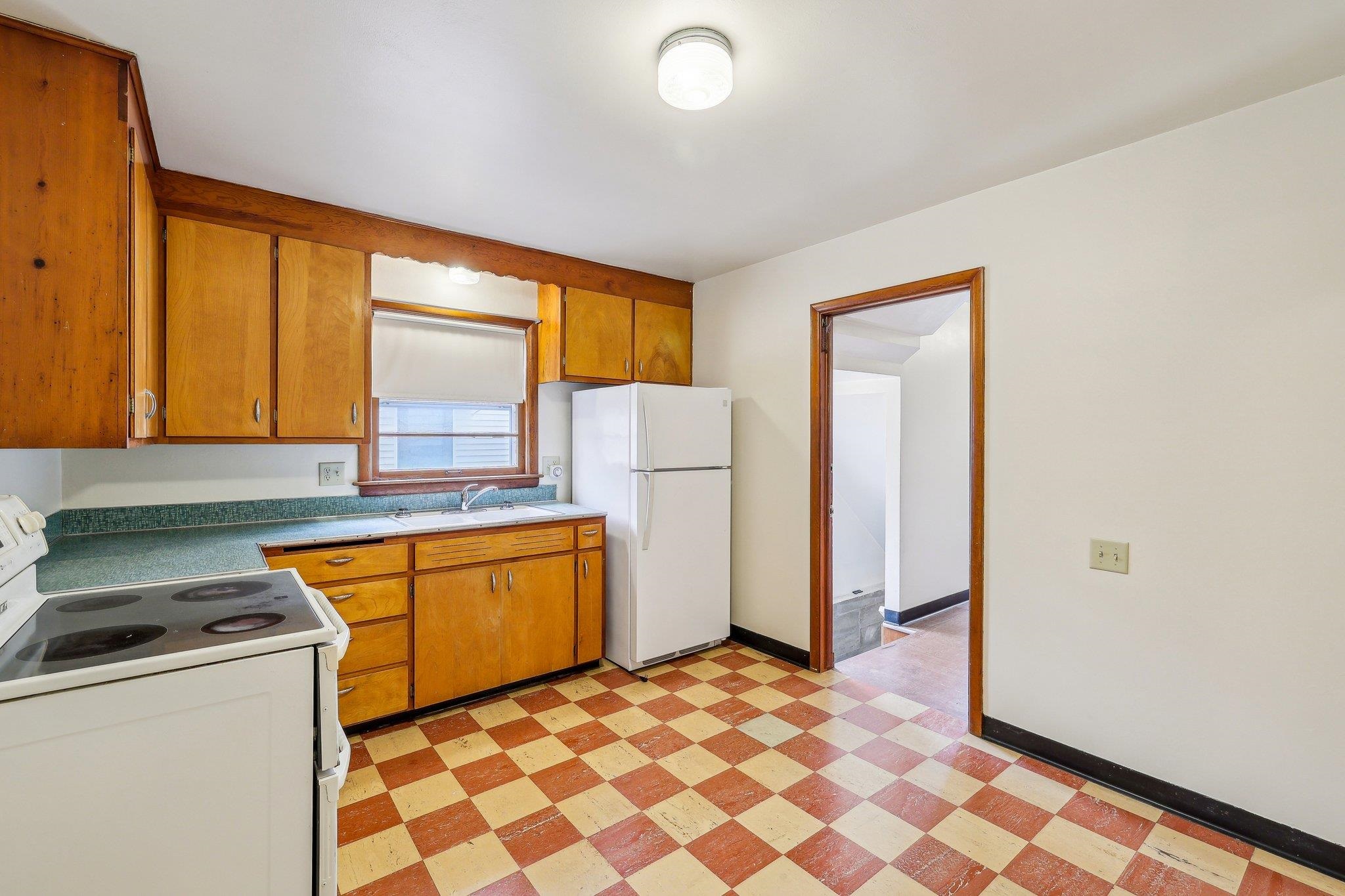 Madison, Wisconsin 53714, United States, 4 Bedrooms Bedrooms, ,2 BathroomsBathrooms,Residential,Pending,134342