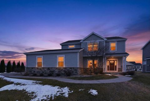 Photo of 493 Crescendo Drive, Sun Prairie, WI 53590 (MLS # 2018923)