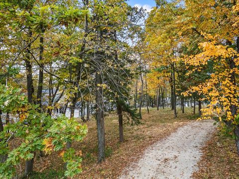 Tiny photo for L2 Oakwood Avenue, Green Lake, WI 54941 (MLS # 1987548)