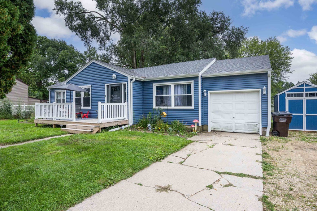 1920560058 Properties For Sale in Edgerton
