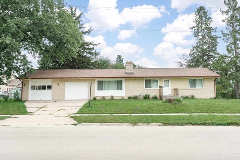 Photo of 478 N Arch Street, Janesville, WI 53548 (MLS # 2032311)
