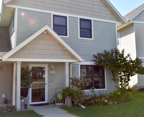 Photo of 224 S Musket Ridge Drive, Sun Prairie, WI 53590 (MLS # 2034502)