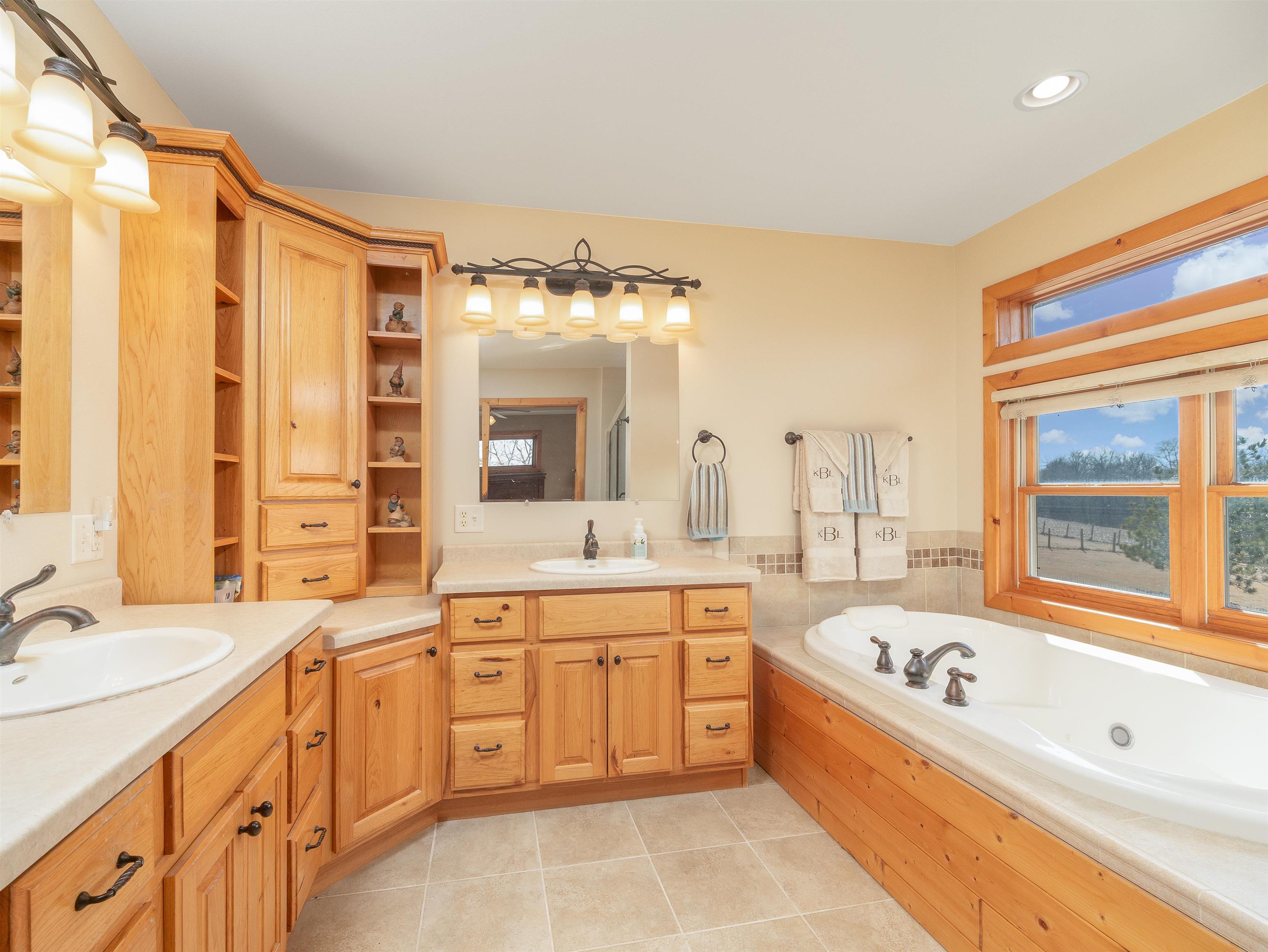 Reeseville, Wisconsin 53579, United States, 3 Bedrooms Bedrooms, ,3 BathroomsBathrooms,Residential,Active,93157