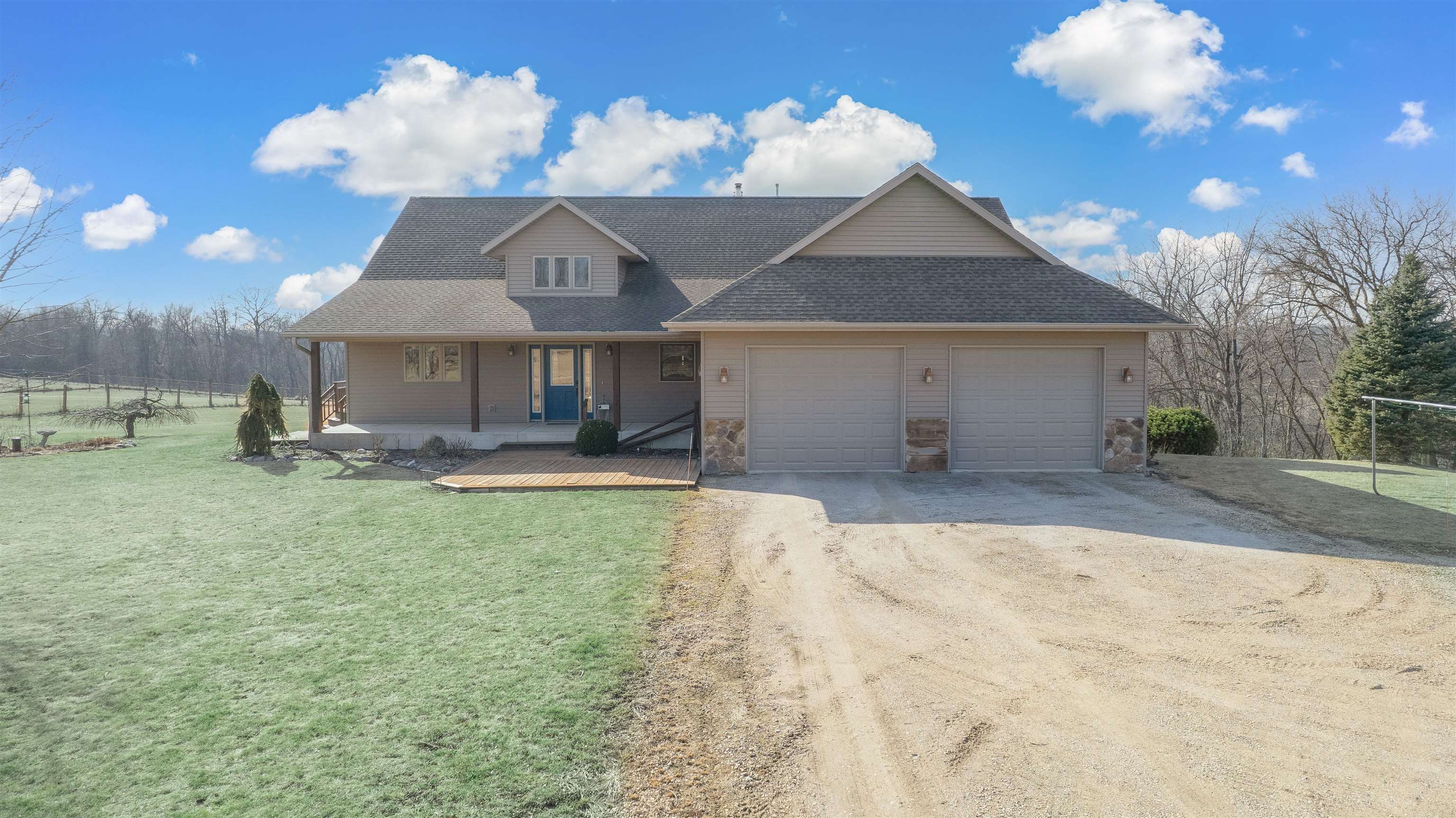 Reeseville, Wisconsin 53579, United States, 3 Bedrooms Bedrooms, ,3 BathroomsBathrooms,Residential,Active,93157