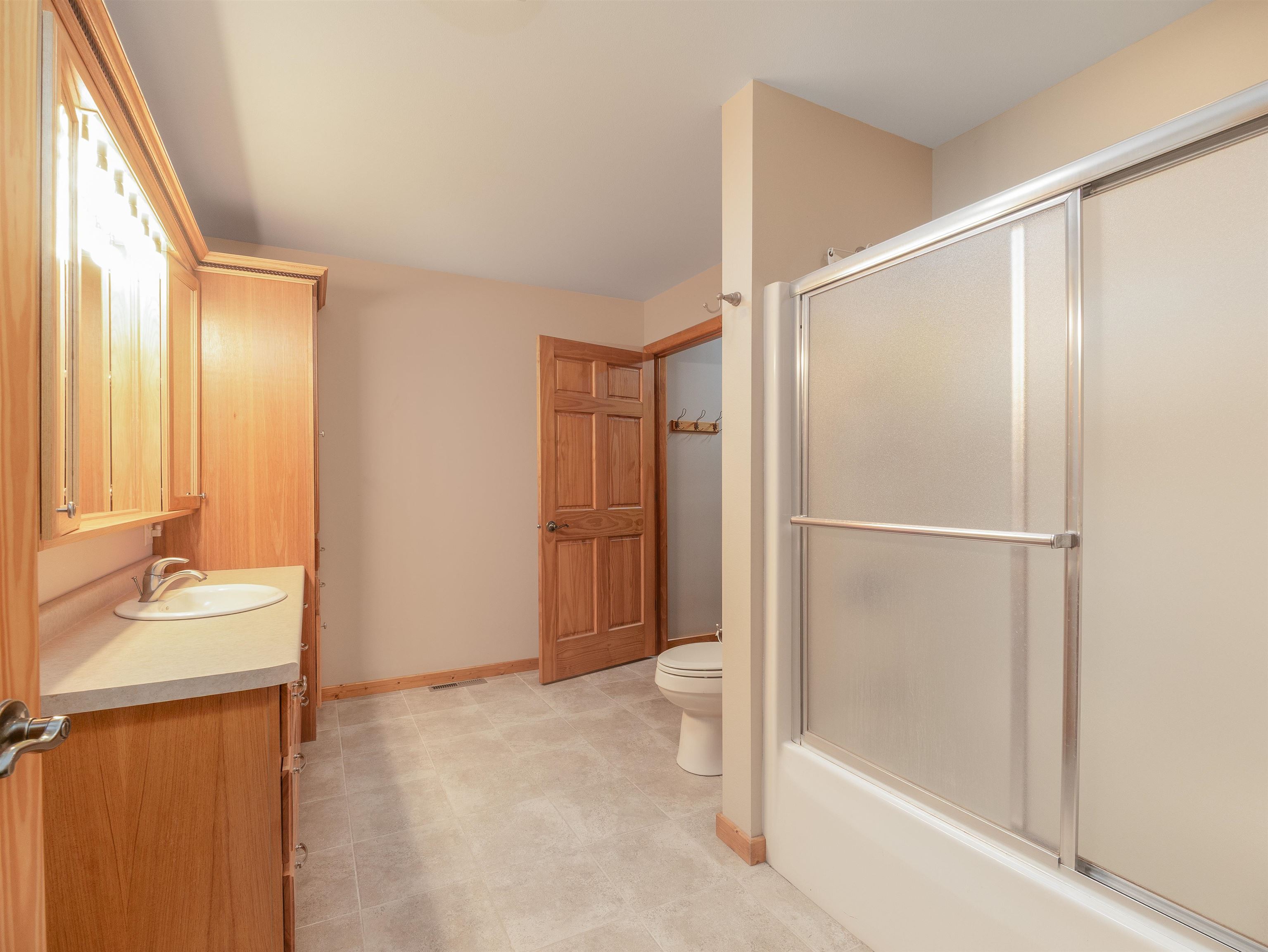 Reeseville, Wisconsin 53579, United States, 3 Bedrooms Bedrooms, ,3 BathroomsBathrooms,Residential,Active,93157