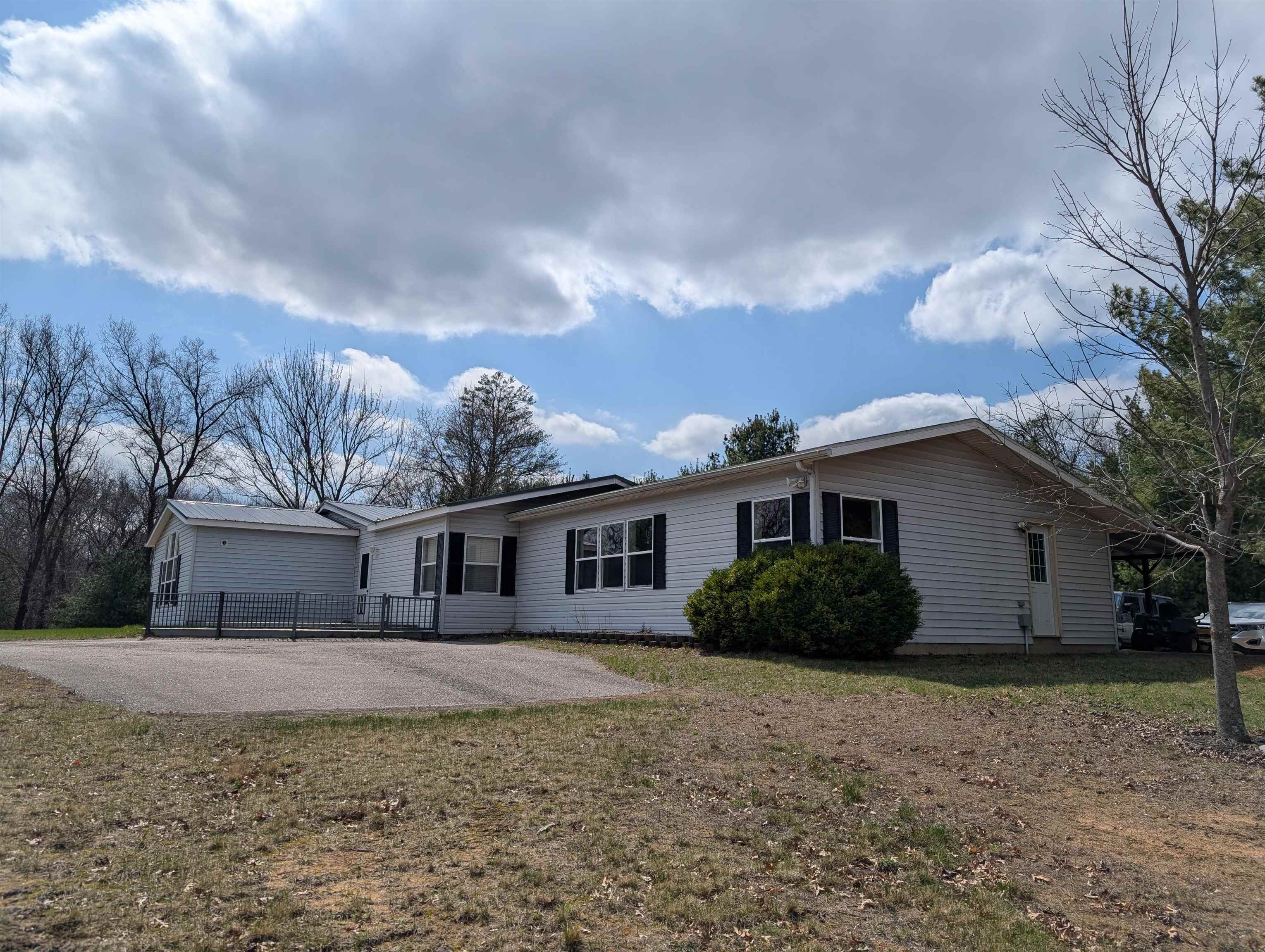 Wisconsin Dells, Wisconsin 53965, United States, 3 Bedrooms Bedrooms, ,2 BathroomsBathrooms,Residential,Pending,121298