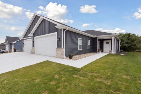 Photo of 3811 Tanglewood Place, Janesville, WI 53546 (MLS # 2009321)