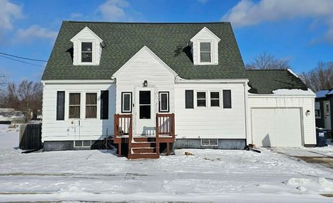 Photo of 203 Elmberta Street, Mauston, WI 53948 (MLS # 2015330)
