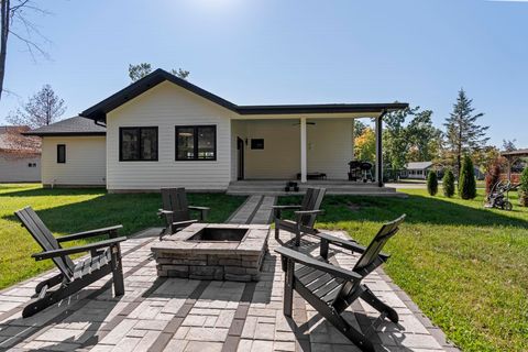 Photo of 383 Oakbrook Drive, Wisconsin Dells, WI 53965 (MLS # 2009883)