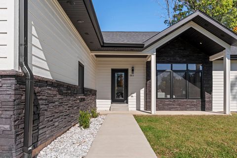 Photo of 383 Oakbrook Drive, Wisconsin Dells, WI 53965 (MLS # 2009883)