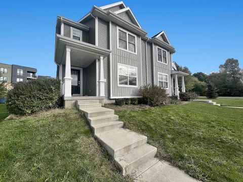 Photo of 919 Blue Crane Run Run, Madison, WI 53593 (MLS # 2034500)