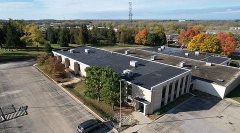 Photo of 1233 Janesville Avenue, Fort Atkinson, WI 53538 (MLS # 2012364)