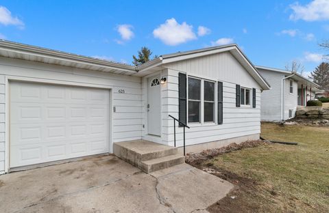 Photo of 625 Cross Street, Poynette, WI 53955 (MLS # 2016993)