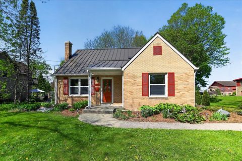 Photo of 613 N Main Street, Oregon, WI 53575 (MLS # 2022637)