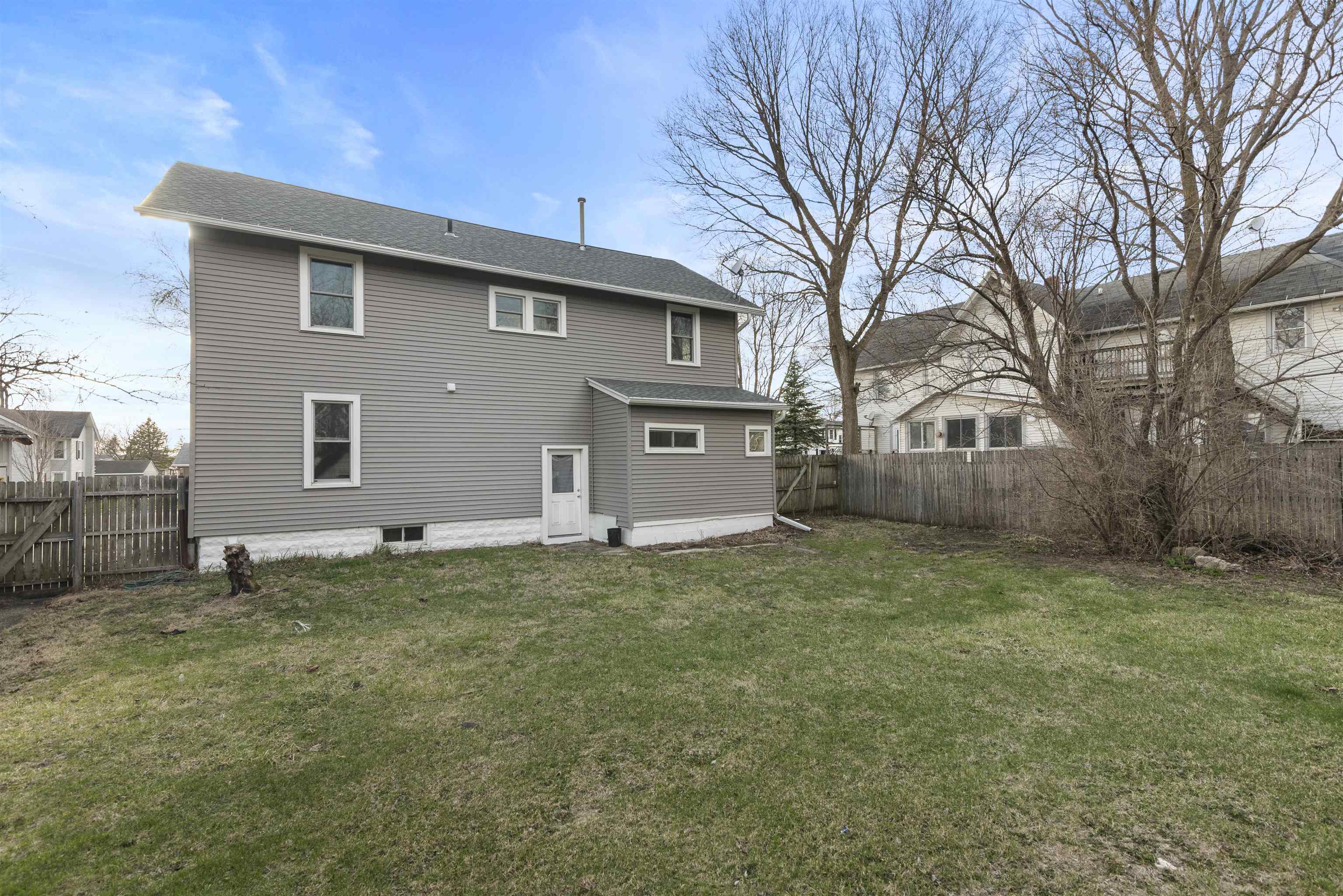 Footville, Wisconsin 53537, United States, 4 Bedrooms Bedrooms, ,2 BathroomsBathrooms,Residential,Active,106130