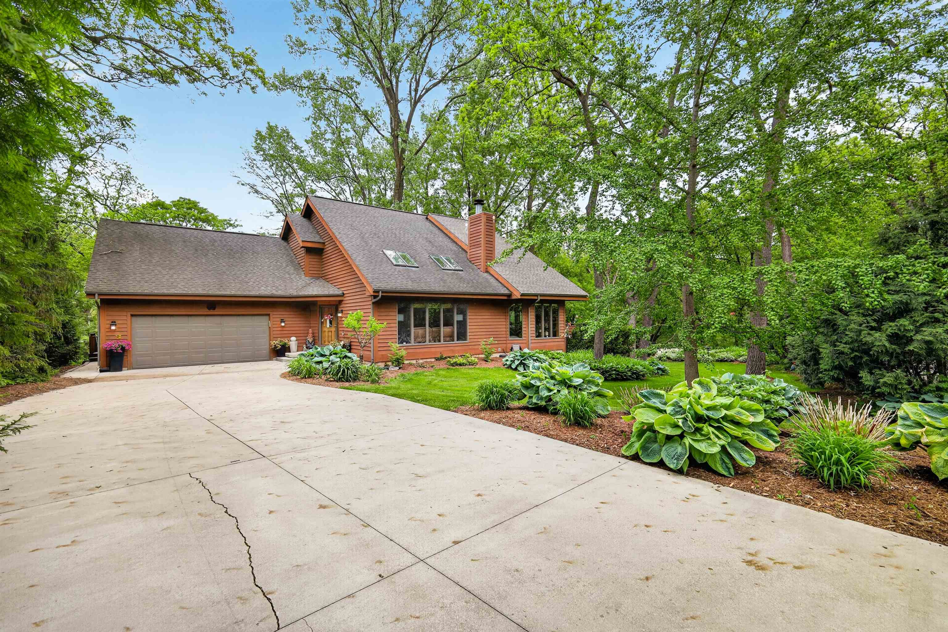 44 White Oaks Lane