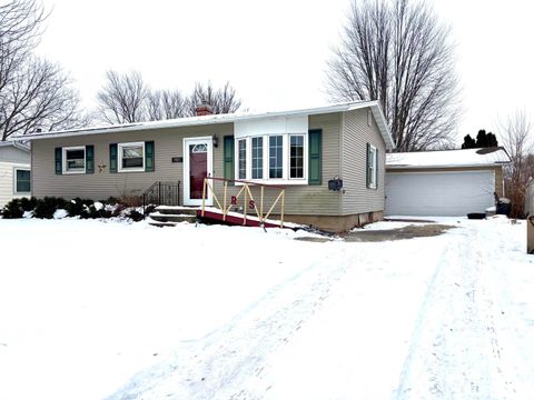 Photo of 1925 Tennyson Lane, Madison, WI 53704 (MLS # 2016121)
