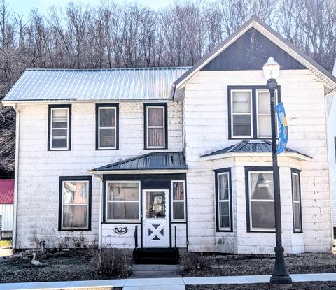 Photo of 523 Main Street, McGregor, IA 52157 (MLS # 2019082)