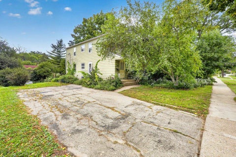 Photo of 914 High Street, Madison, WI 53715 (MLS # 2033386)