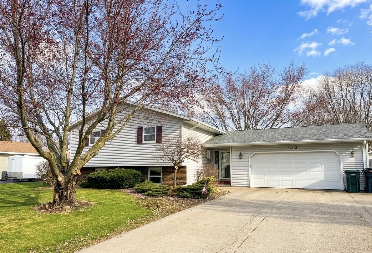 Photo 1 of 30 — 513 N Hume Avenue, Marshfield, WI 54449