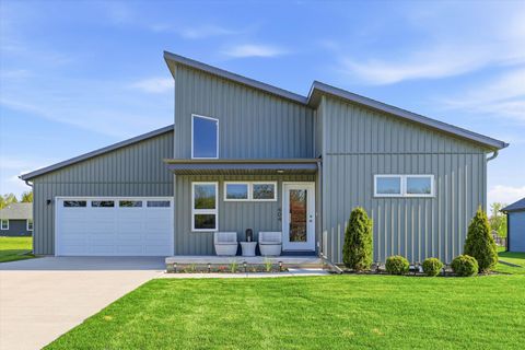Photo of 404 Sandmar Drive, Ripon, WI 54971 (MLS # 2022451)