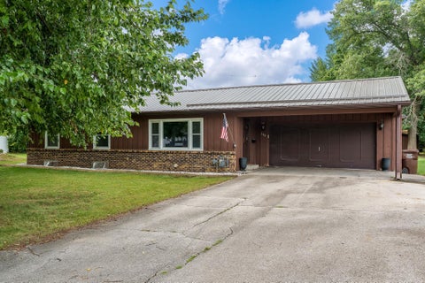 Photo of 102 Bunn Drive, Rockton, IL 61072 (MLS # 2033056)