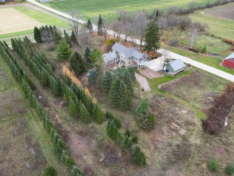 Photo of W2344 Rome Road, Helenville, WI 53137 (MLS # 2012806)