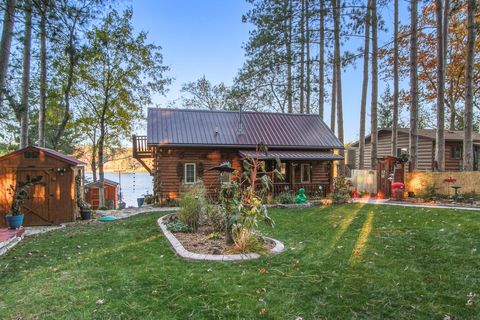 Photo of W8120 Eagle Court, Oxford, WI 53952 (MLS # 2015033)