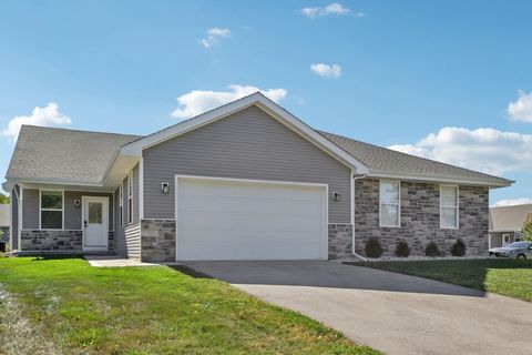 Photo of 217 W Meadows Drive, Edgerton, WI 53534 (MLS # 2010451)