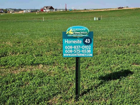 Photo of 1517 S Holiday Drive, Waunakee, WI 53597 (MLS # 2018523)