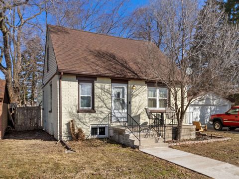 Photo of 2114 Schetter Avenue, Sheboygan, WI 53083 (MLS # 2018108)