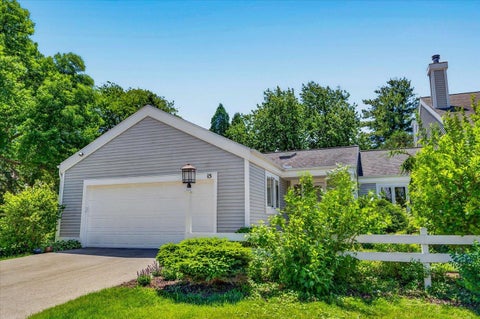 Photo of 15 Oak Creek Drive, Madison, WI 53717 (MLS # 2025790)