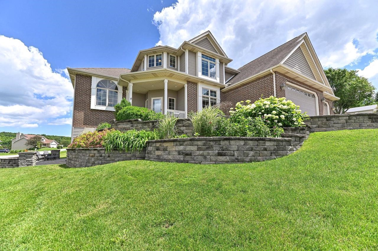 Photo 1 of 54 — 1299 Pheasant Court, Lake Geneva, WI 53147