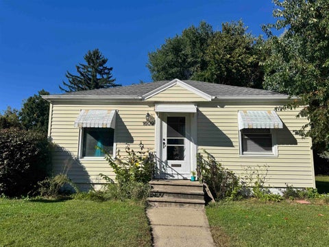 Photo of 1609 Calumet Avenue, Beloit, WI 53511 (MLS # 2034332)