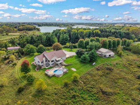 Photo of 852 Canal Road, Marshall, WI 53559 (MLS # 2033579)